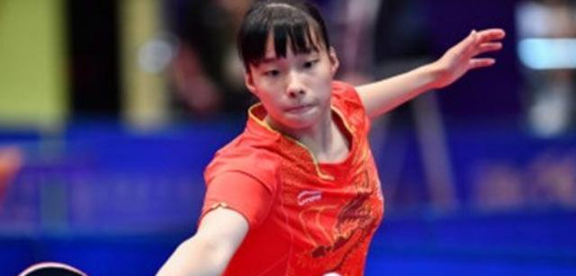 西蒙斯的身 西蒙斯的身